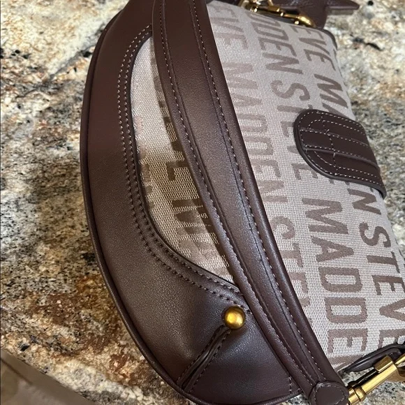Steve Madden NWOT Beige and Brown Logo Shoulder Bag - Picture 6 of 9